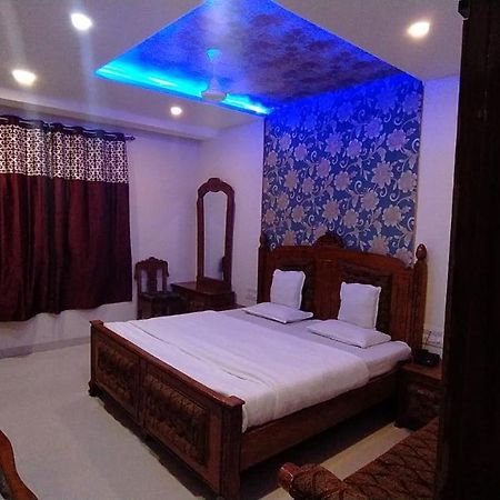 Hotel Shalimar Executive, Uran Islampur Peth  エクステリア 写真