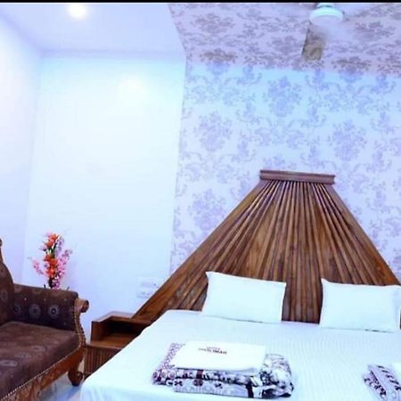 Hotel Shalimar Executive, Uran Islampur Peth  エクステリア 写真