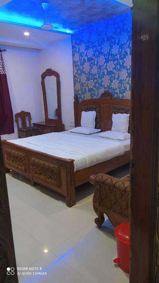 Hotel Shalimar Executive, Uran Islampur Peth  エクステリア 写真