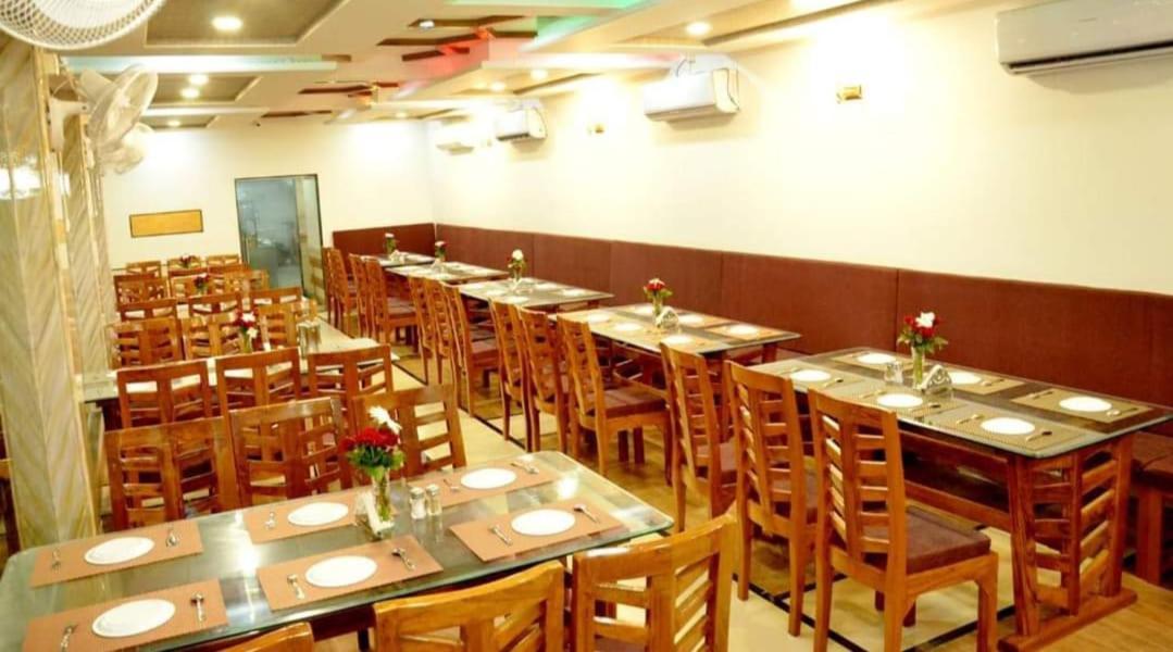 Hotel Shalimar Executive, Uran Islampur Peth  エクステリア 写真