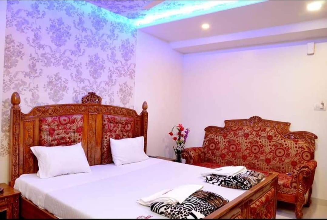 Hotel Shalimar Executive, Uran Islampur Peth  エクステリア 写真
